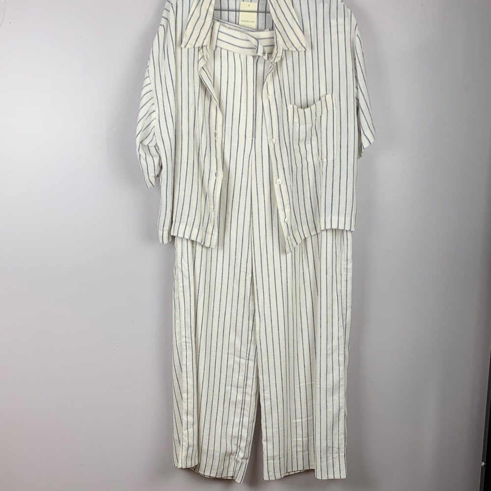 Abercrombie & Fitch White Striped Pantsuit cute set small new